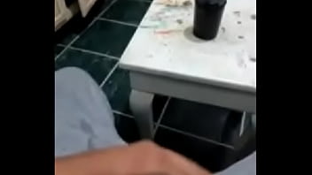 مقطع لا اخلاقي لي مواطن مصري صعيدي مقيم في الكويت سائق اسمه احمد ابو سعودي رقمه   965 9744 3817
