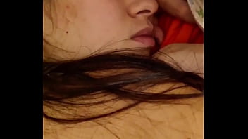 Nackt schlafen Luana Kazaki