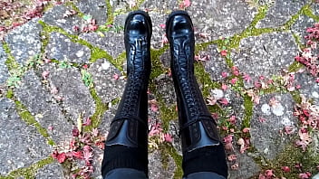 20 hole boots