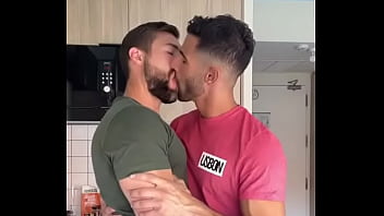 kiss