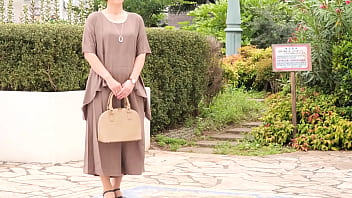 First Shooting Fifty-Something Wife Document Sayuri Maki <With Digest>