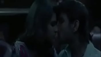 thumb p chopra kiss b  ollywood  