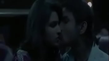 thumb p chopra kiss b  ollywood  