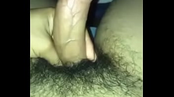 ALEJANDRO CALYMAYOR SE MASTURVA  EXITADO VIENDO PELICULA GAY PARTE 1