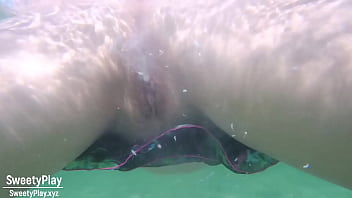 thumb underwater crea  mpie and pee  