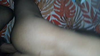 Cholo cogiendo culito apretado