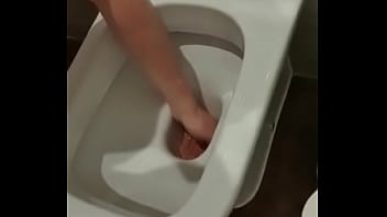 Horny Salope Se Dégrade De Pisse