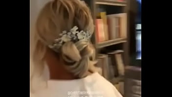 Kaley Cuoco Showing Her Big Ass
