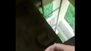 Soldado engañado masturbandose