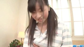 童顔パイパン美少女とスマタでエロ行為無修正