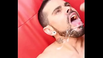 Mi novio me da su leche antes de ir al trabajo