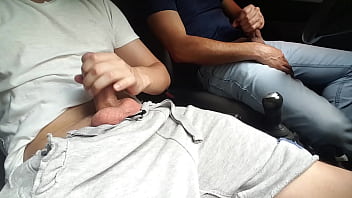 thumb brothers punhet  ando no carro  