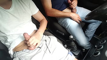 thumb brothers punhet  ando no carro  