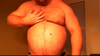 gainerbull shows off guy