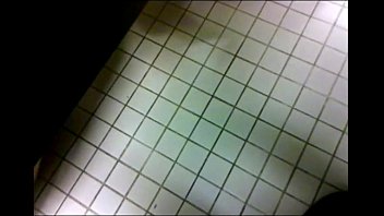 Banheirão  Batendo Punheta num Desconhecido