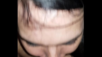 thumb jugando con la  gomosa  