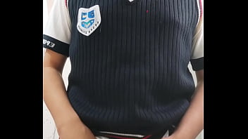 Chavito llegando de la escuela muestra su pene