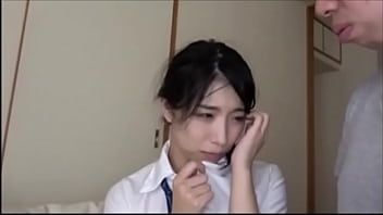 恥じらい女子高生とキス