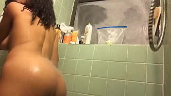 thumb rapper showing  off  