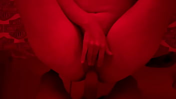 Rebeca Femme Lumière Rouge