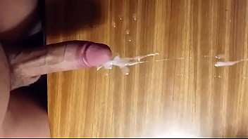 I had an explosive cum on the table