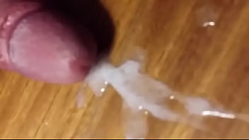 I had an explosive cum on the table
