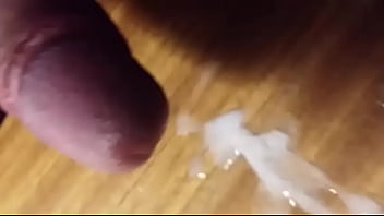 I had an explosive cum on the table