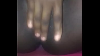 Belle chatte masturbée