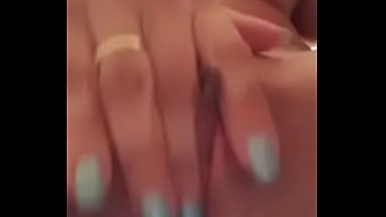 thumb pof pussy   