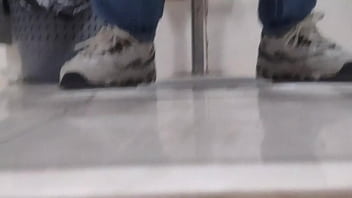 Liu Dan toilet shoot
