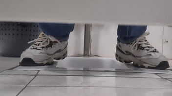 Liu Dan toilet shoot