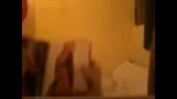 Pasando las páginas de una porno de 2008
