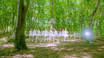 LOONA - flip that gay