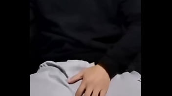 体育馆女卫生间正面镜头高清偸拍好多运动服年轻妹子方便来 2025 | XXX18->