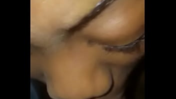 thumb she dont spit   