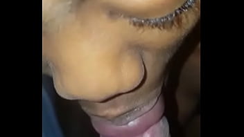 thumb she dont spit   