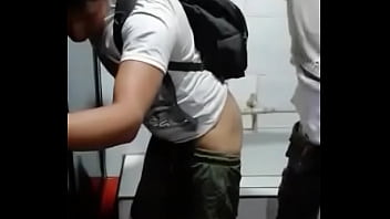 Le encuentro a mi pata cachando en el baño