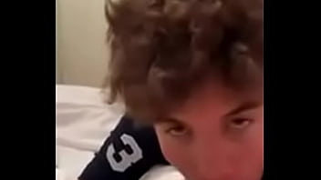 Ami Apprenant À Manipuler Une Bite