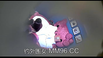 校园暴力扒衣扒裤 2024