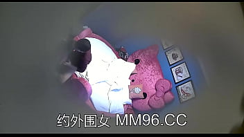 校园暴力扒衣扒裤 2024