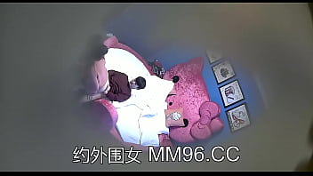 校园暴力扒衣扒裤 2024