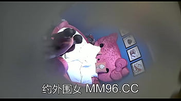 校园暴力扒衣扒裤 2024