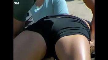 Candid Tanned Yoga Camel Toe in Black Spandex