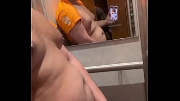 Toi et moi ? Ça te dit ?hotcoupleparis JOYKARENOFF