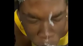 Mr?6 giving facial
