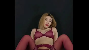 妈妈保着8岁女儿让14岁儿子操 2025 | XXXXVideo