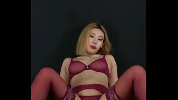 妈妈保着8岁女儿让14岁儿子操 2025 | XXXXVideo