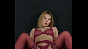 妈妈保着8岁女儿让14岁儿子操 2025 | XXXXVideo