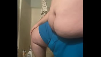 Chubby boy peeing