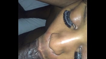 thumb thot loves nut   